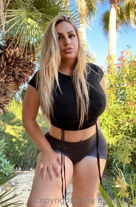 baddiemi star porn gallery