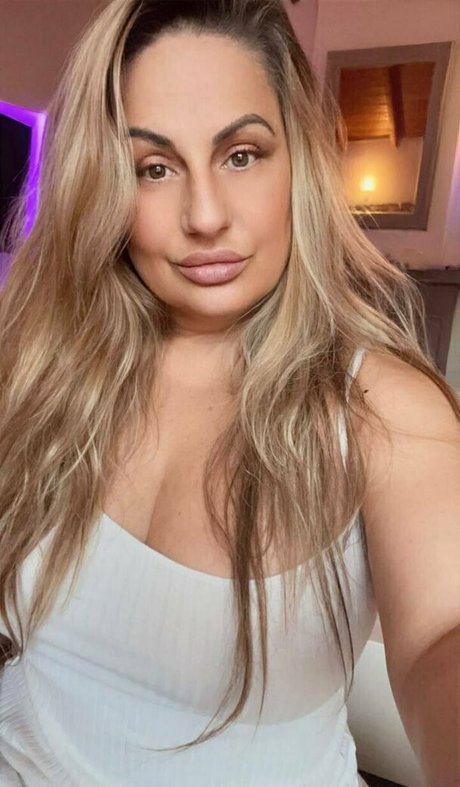 baddiemi exclusive model archive