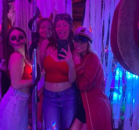 Lillie Goldman hot model pictures