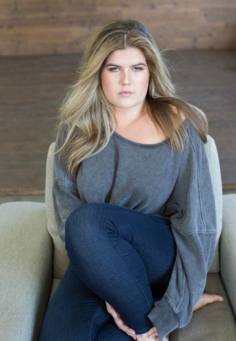 Erica Lindbeck model erotic pics