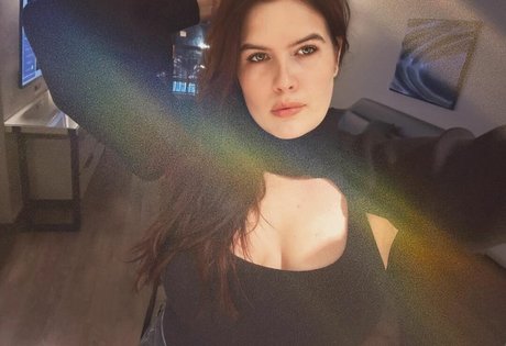 Erica Lindbeck sexy actress images