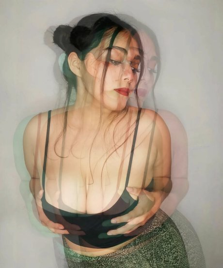 Jaqui Flores xxx model archive