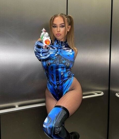 Kam Beahm hot actress photos