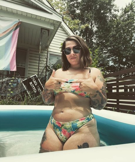 Stepstool Sarah free actress pics