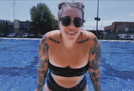 Stepstool Sarah best star photos