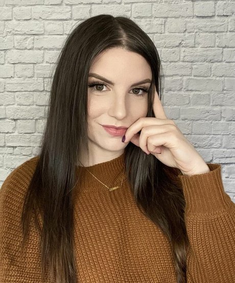 katestark nudes model images