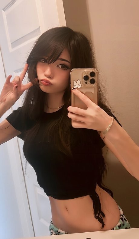 Emiru pretty pornstar gallery