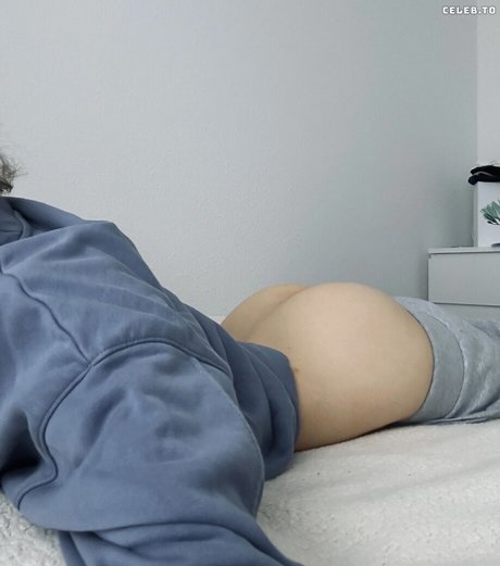 Linneasky pornstar exclusive archive