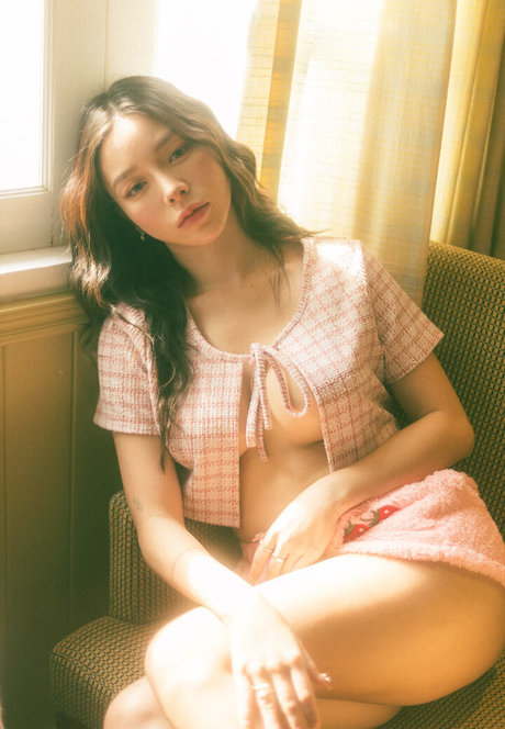 Nardear Montgod nudes actress pic