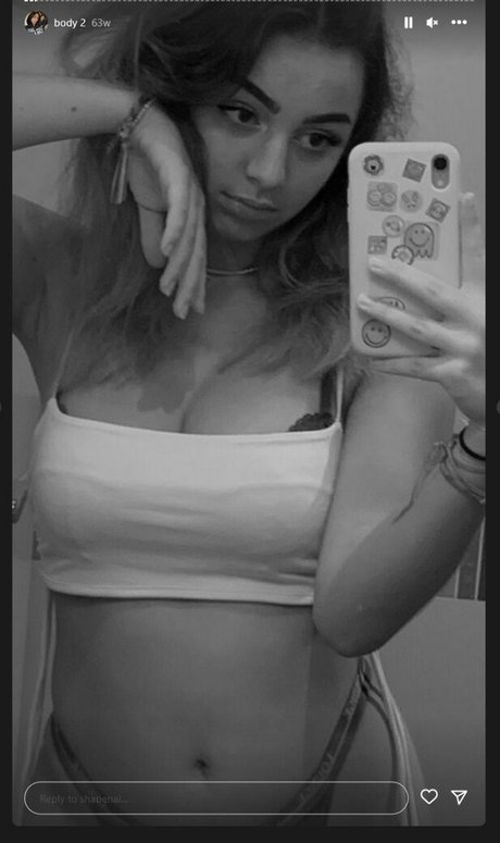 Shabenaiiiii pornographic model photo