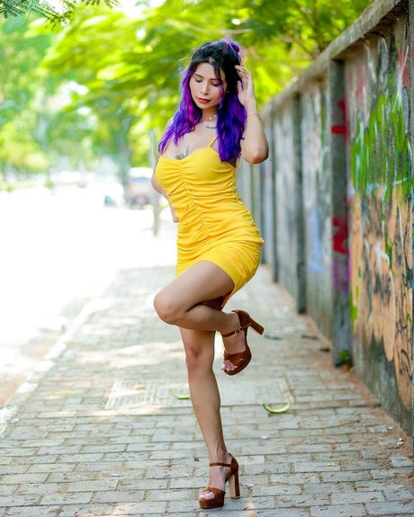 Annie Sharma model pretty archive