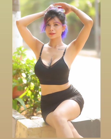 Annie Sharma pornstar pretty pictures