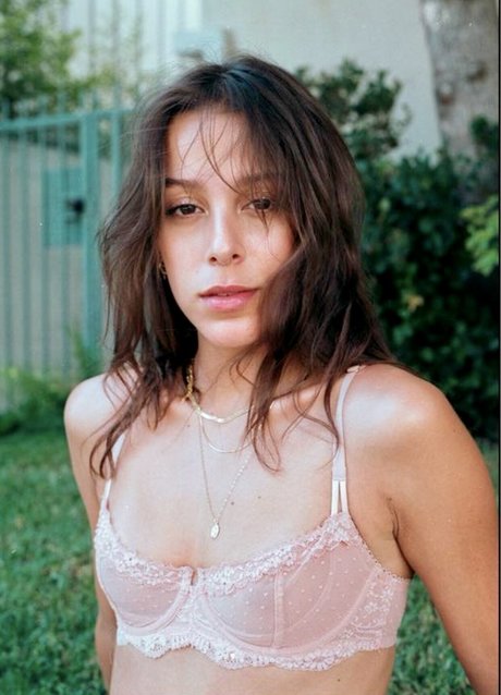 Izzy Rocha pretty actress img