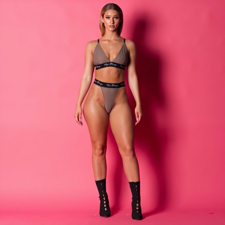 Lauren Racine Wood top star picture