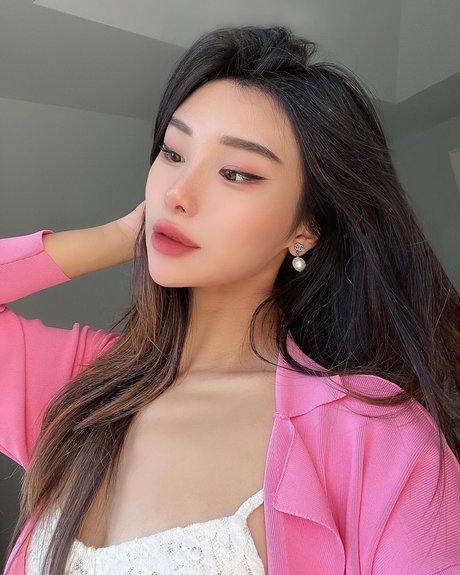 Mari Bambei_ adult star photo