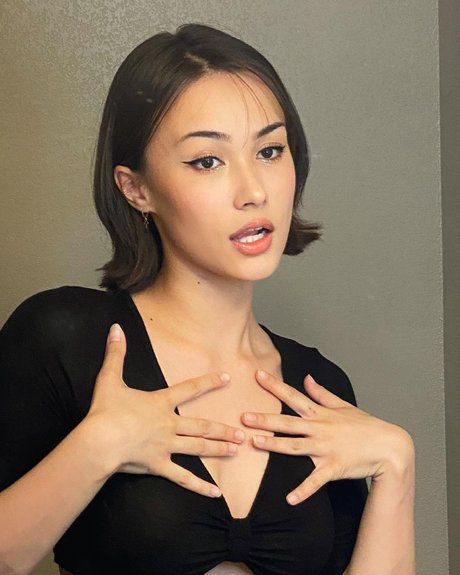 Vikkyboyce porn model pictures