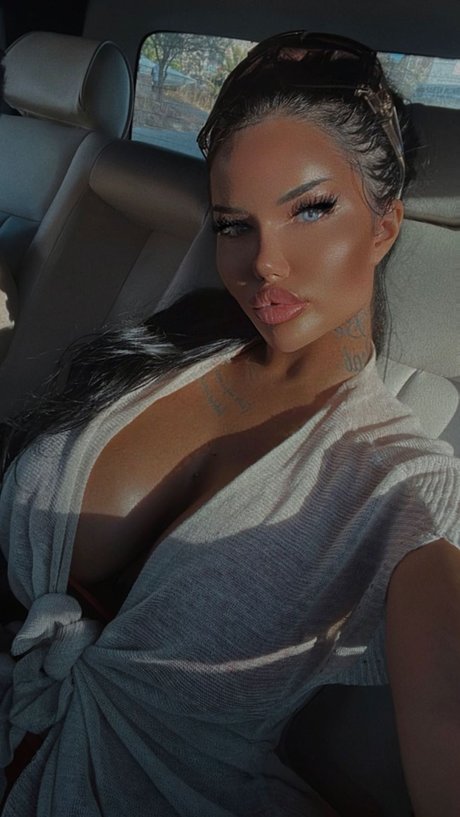 Enise Sude xxx model pic