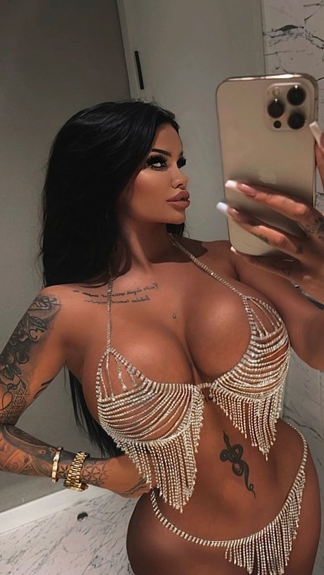 Enise Sude model pornographic gallery