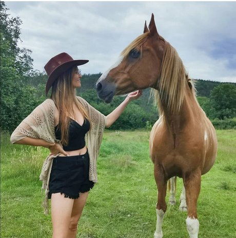 Ewenae star free images