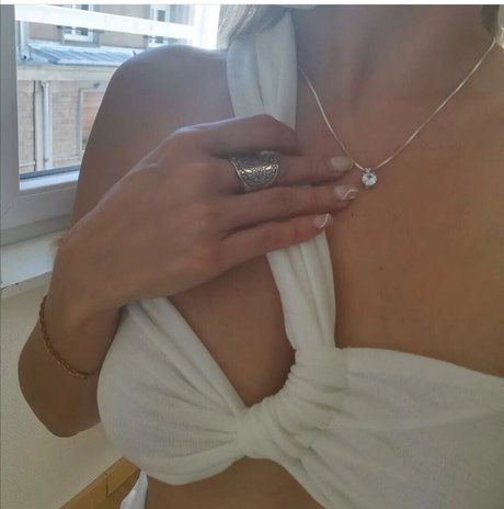 Ewenae pornstar top photo