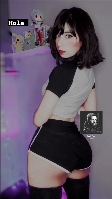 Lily waifu porn model picture