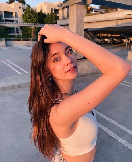 Melodi Flack_ model perfect images