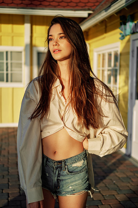 Melodi Flack_ hot actress image