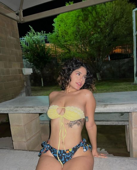 Isabel Neru naked star picture