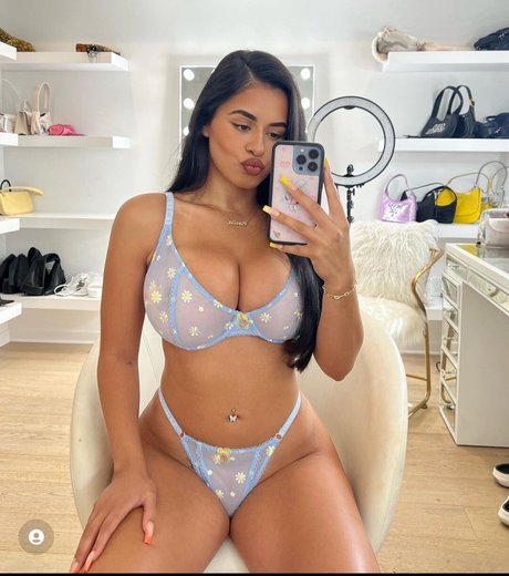 Noelia Ramirez naked star image