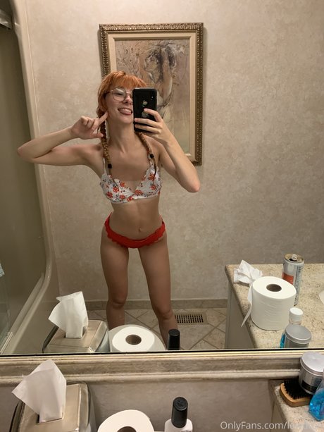 Rooshibi model naked pictures