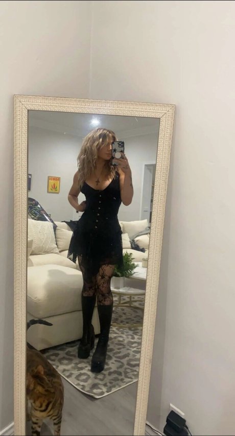 Bailey Rose exclusive model img