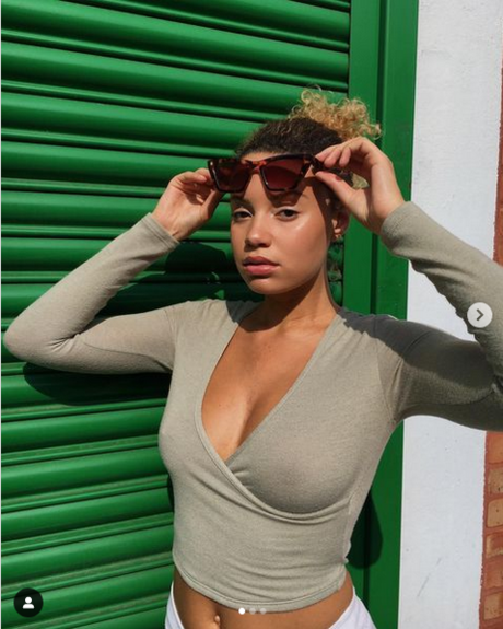 Lara never laura beautiful pornstar img