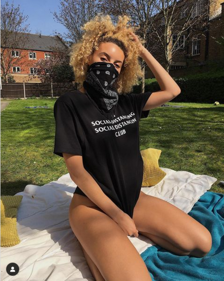 Lara never laura adult model archive