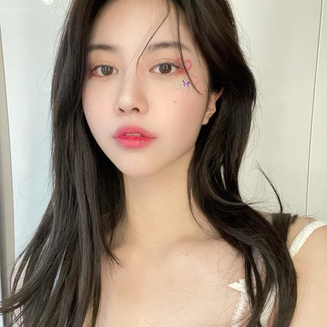 Lee Hayun_ art star picture