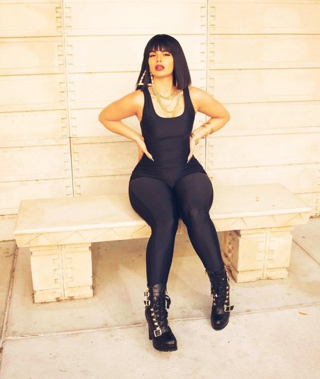 Natalia Pitti erotic actress photos