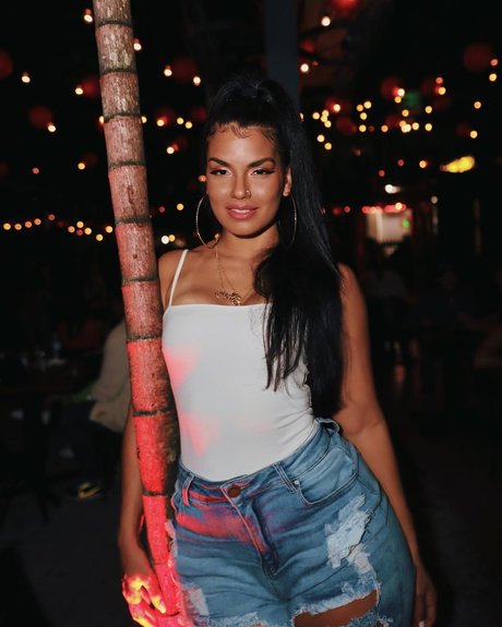 Natalia Pitti top model picture