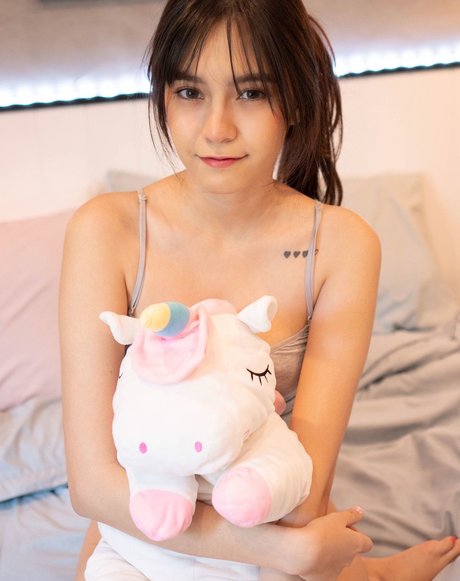 Isabelle Haris_ free actress picture