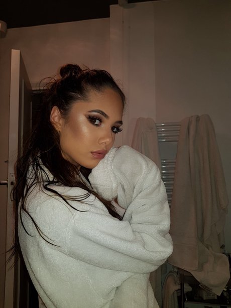 Saoirse Alicia Behzadi_ sex star galleries