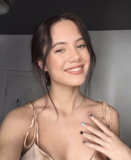 Saoirse Alicia Behzadi_ Profile pic