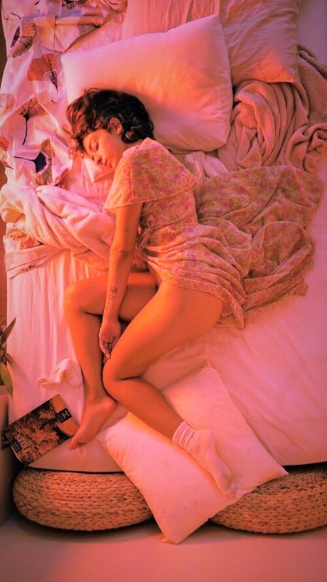 Sayna Soleimanpour art model picture