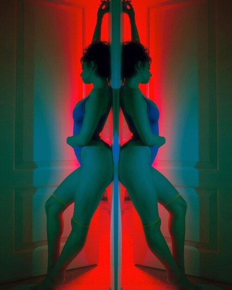 Sayna Soleimanpour beautiful star image