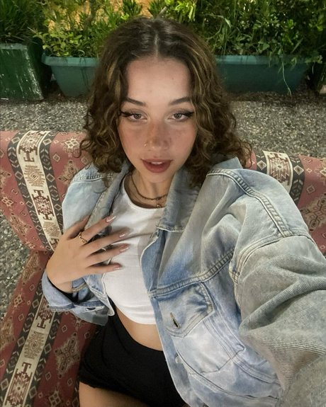 Aleynakutluay xxx pornstar pictures