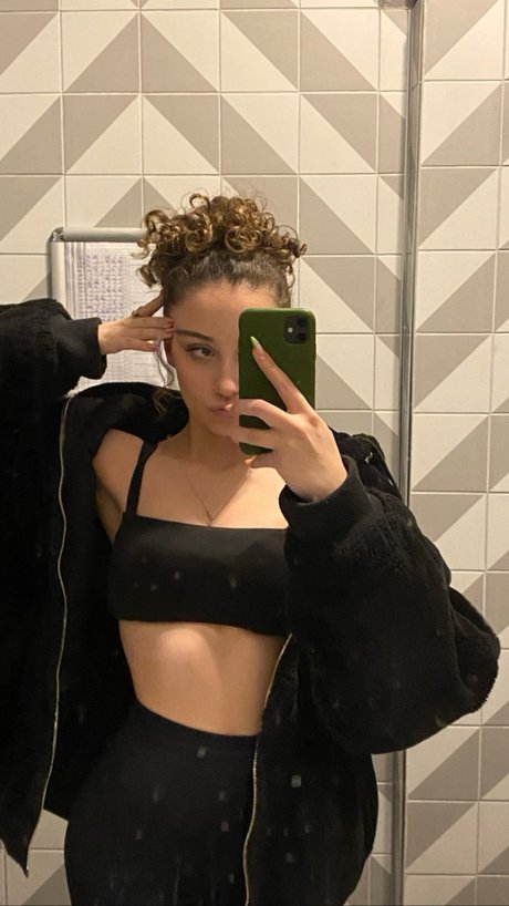 Aleynakutluay pornstar sex images