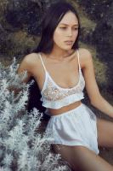 Naomi Stevens_ sexy pornstar image