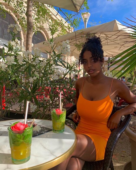 Rionma model adult pic