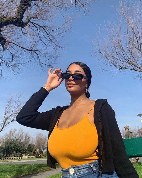 Rionma model top photo