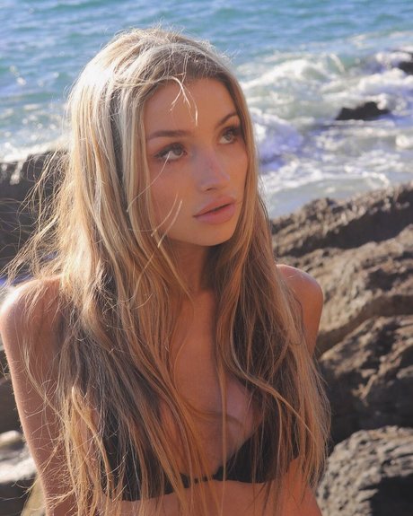 Sofia Garreton exclusive star galleries