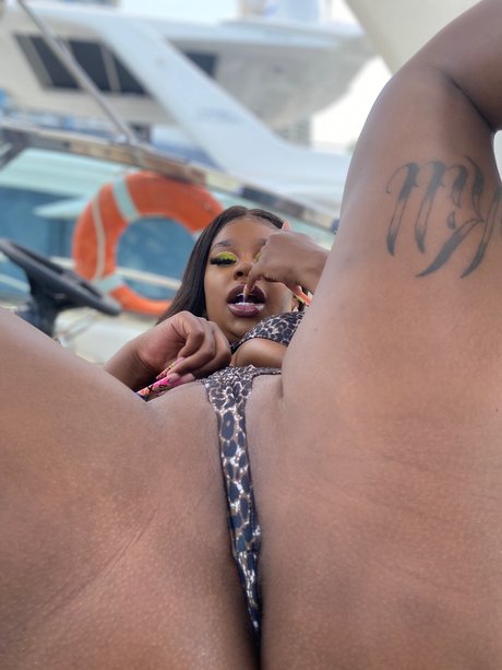 Sukihana_ erotic star gallery