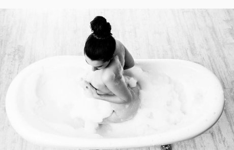 Yuval King nude model photos