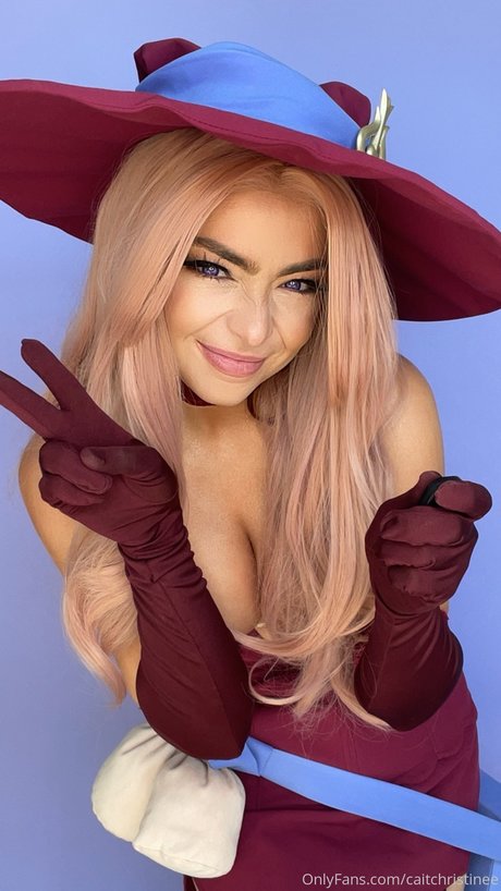 Caitlin Christine art model pic